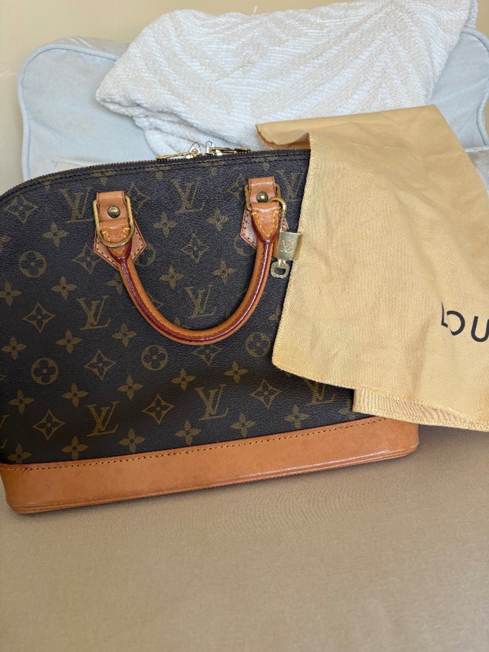 2005 authentic Louis Vuitton Alma